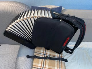 Acordeón Hohner Concerto II N 72 bajos