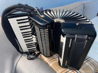 Acordeón Hohner Concerto II N 72 bajos