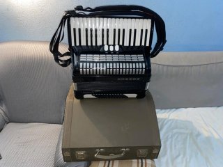 Acordeón Hohner Concerto II N 72 bajos