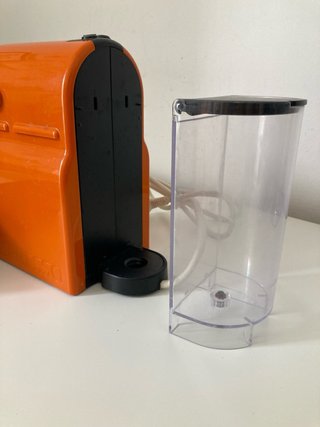 Nespresso Inissia (para piezas) +cajón dispensador