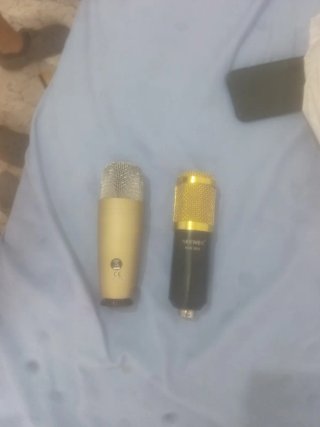 Micrófonos de Producción Behringer C-1 y otro