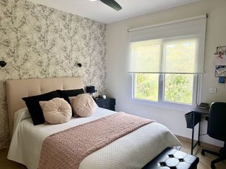 Piso en venta en Calaburra - Chaparral en Mijas