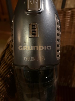 Aspirador escoba Grundig VCH 9130