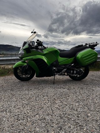 Kawasaki GTR 1400 Verde