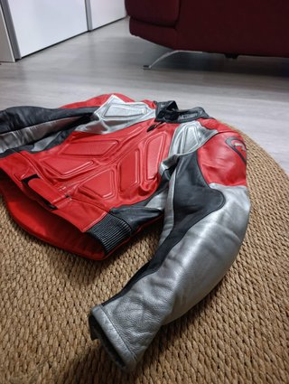 Mono de cuero para moto