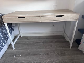 Escritorio Ikea Madera y Metal