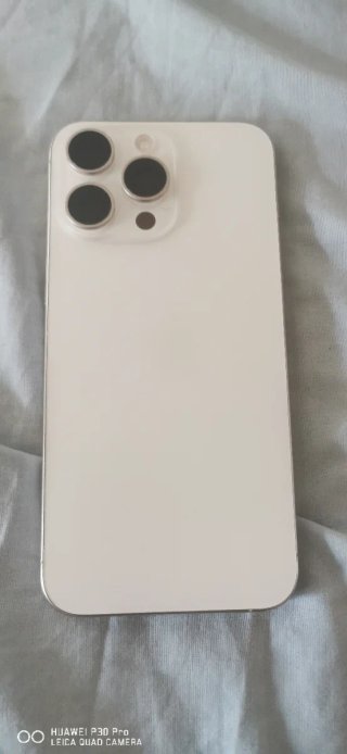 iPhone 15 Pro Max Transparente