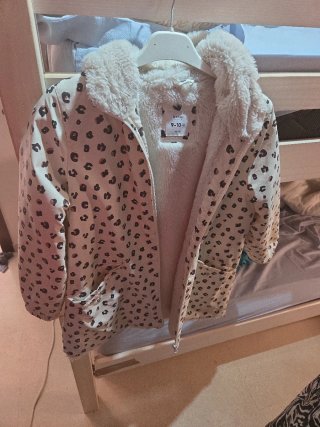 Chaqueta infantil estampado leopardo