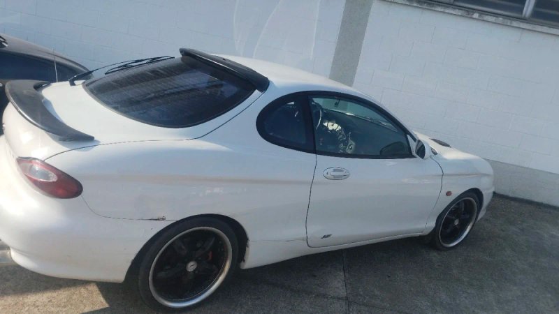 Hyundai Coupe 2000 - foto 1