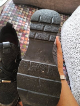 Zapatillas Cetti negras con detalles plateados