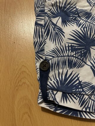 Pantalón corto estampado hojas L