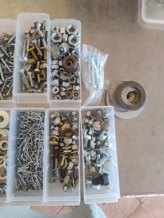 Lote Tornillos, Arandelas, Clavos y Tuercas