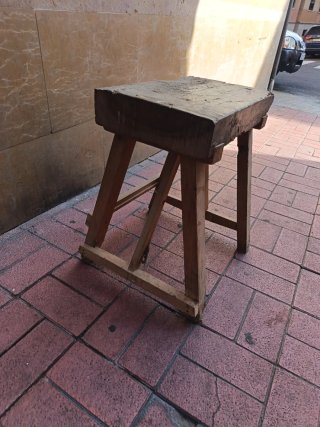 Mesa Tocinera de Madera Rústica