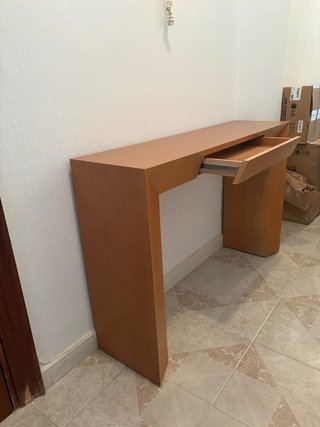 Aparador de madera con cajón