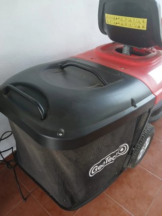 Tractor cortacésped GeoTech RM 75-610 C
