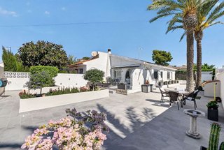 Chalet en venta en La Siesta - El Salado - Torreta en Torrevieja