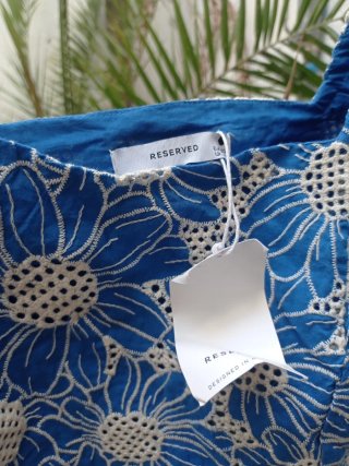 Blusa crop Reserved floral azul talla 40