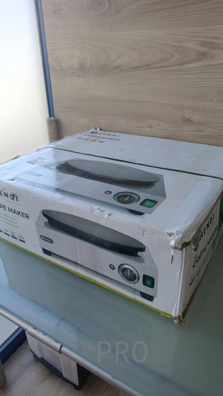 Crepera eléctrica, con esparcidor de madera