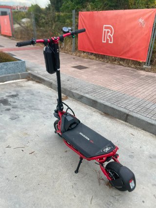 Patinete Rovoron R7 con mando limitador