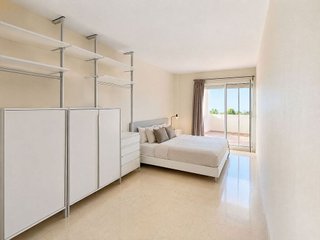 Ático en alquiler en Elviria en Marbella