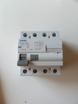 Interruptor Diferencial Efapel 4 polos 30mA / 300m