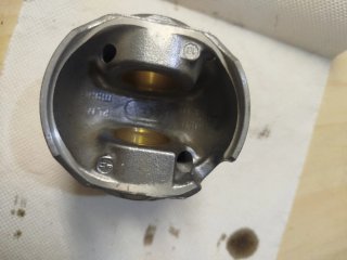 Pistone motore da collezione o esposizione