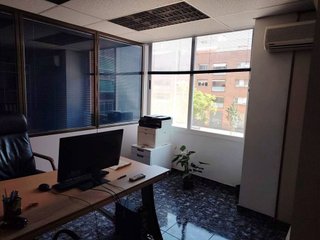 Local comercial en alquiler en El Calderi - Estació del Nord - Estació de França en Mollet del Vallès