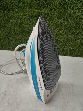 Plancha de ropa profesional - Russell hobbs