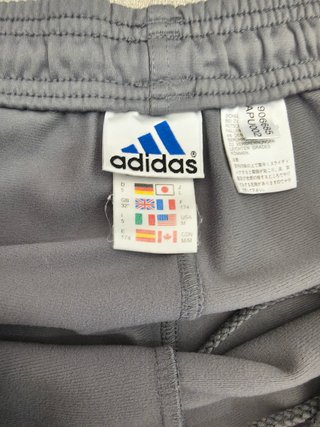 Pantalón chándal Adidas gris