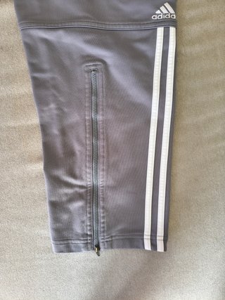 Pantalón chándal Adidas gris