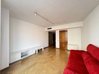 Piso en alquiler en Valdeacederas en Madrid