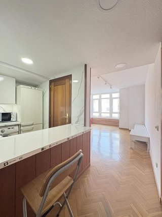 Piso en alquiler en Valdeacederas en Madrid