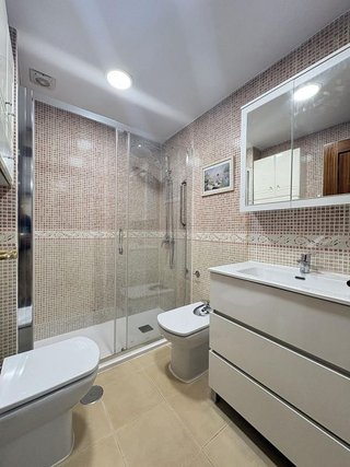 Piso en alquiler en Valdeacederas en Madrid
