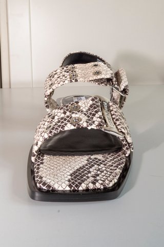A ESTRENO Steve Madden Animal Print Sandalias