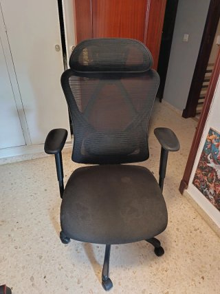 Silla gaming transpirable.