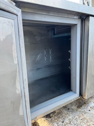 Mesa refrigerada de acero inoxidable