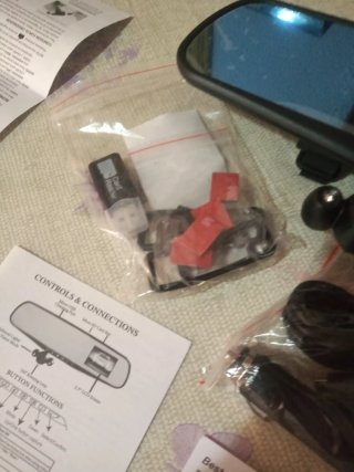 Espejo retrovisor con cámaras incrustada y ilumina