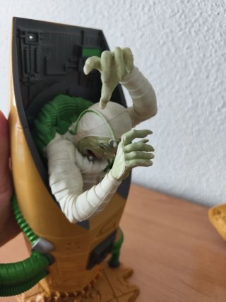 Juguete Momia en Cápsula y Tótem