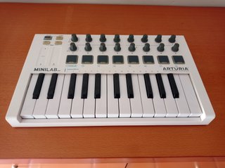 Controlador MIDI Arturia Minilab MKII