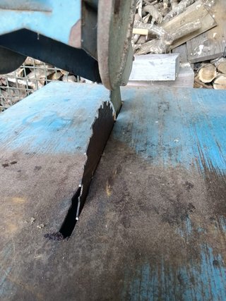 Mesa de corte industrial azul