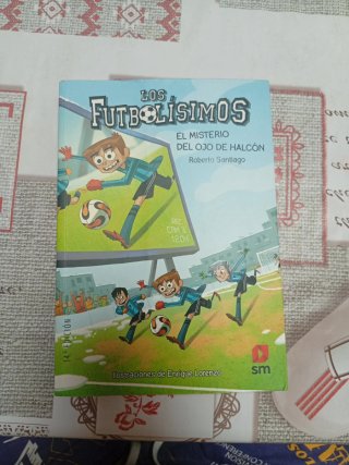 Pack de tres libros de los futbolisimos.