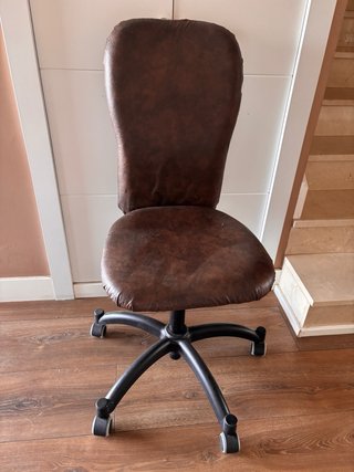 Silla de oficina giratoria marrón