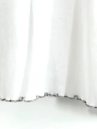Camiseta blanca bordada