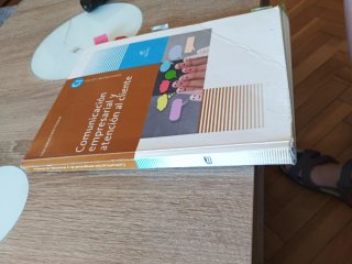 Comunicación empresarial y atención al cliente