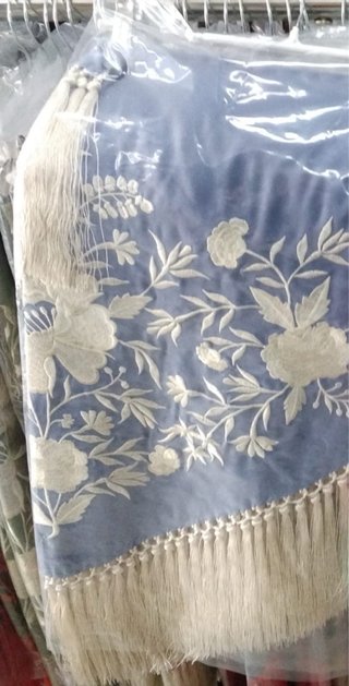 Mantoncillo Flamenco Bordado Blanco