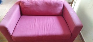 Sofá rosa Ikea. Solo recogida en Eirexe, Ligonde