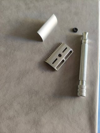 Rasoio di sicurezza in allumino