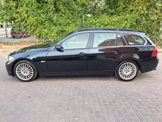 BMW 330i touring