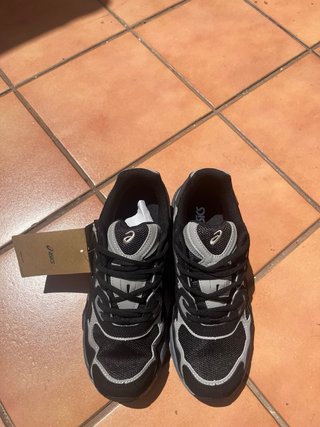 Asics Gel NYC Negro/Gris