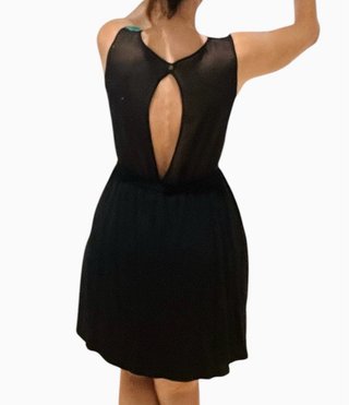 Vestido de Pull&Bear con espalda descubierta